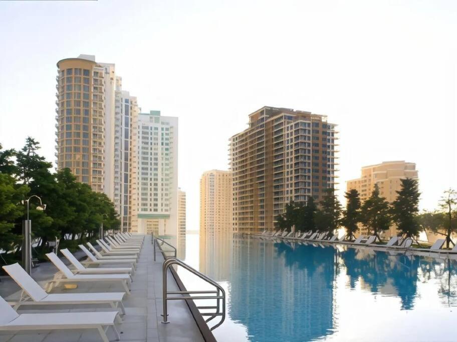 W Hotel Luxury High Rise Miami Exterior photo