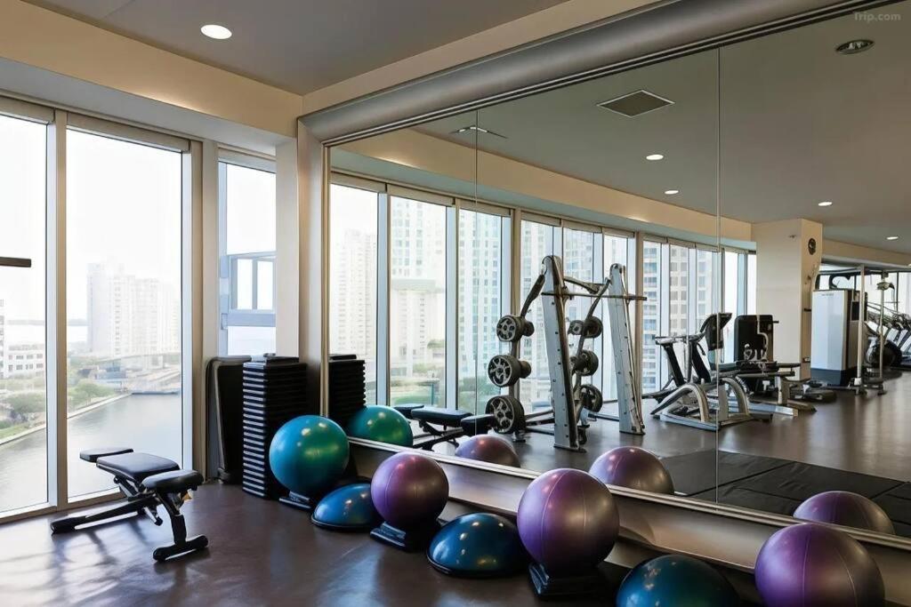 W Hotel Luxury High Rise Miami Exterior photo